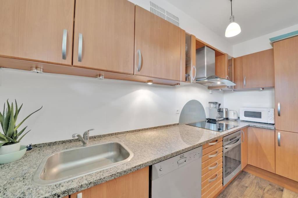 La Prom - A Two Bedroom Apartment With A Sea View Nice Exterior photo